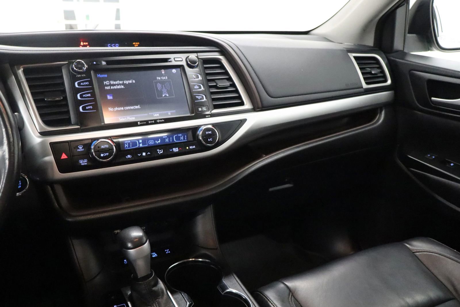 Used 2017 Toyota Highlander XLE image 33