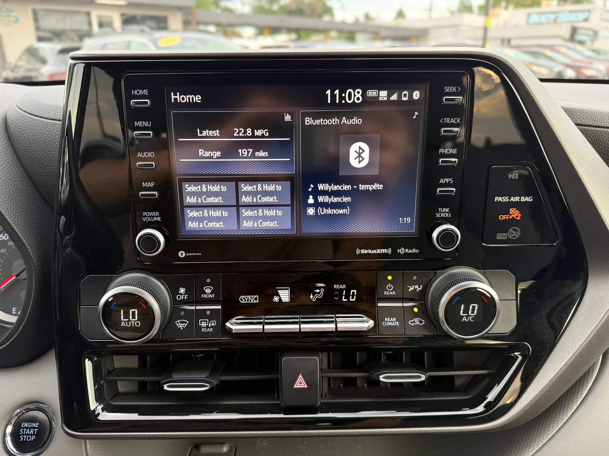 Used 2022 Toyota Highlander LE AWD/4WD image 35