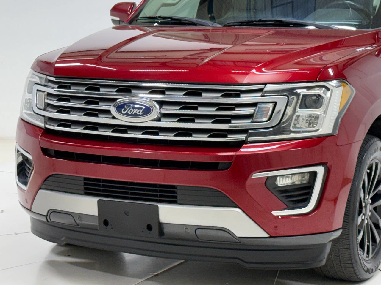 Used 2019 Ford Expedition Limited w/ Driver Assistance Package RWD image 10