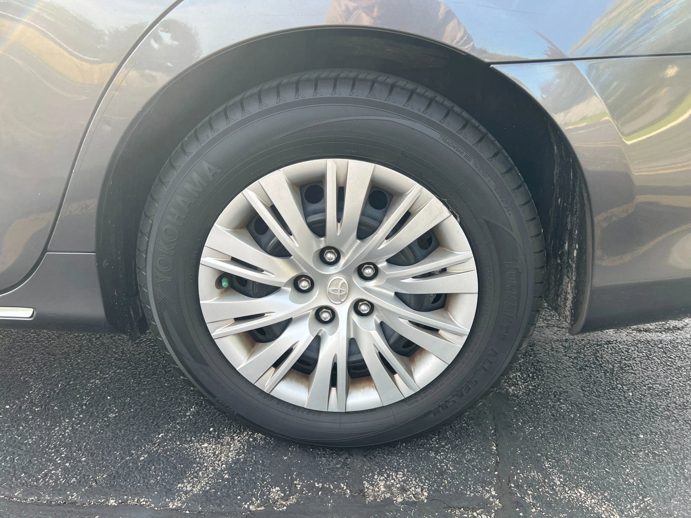 Used 2014 Toyota Camry LE image 8