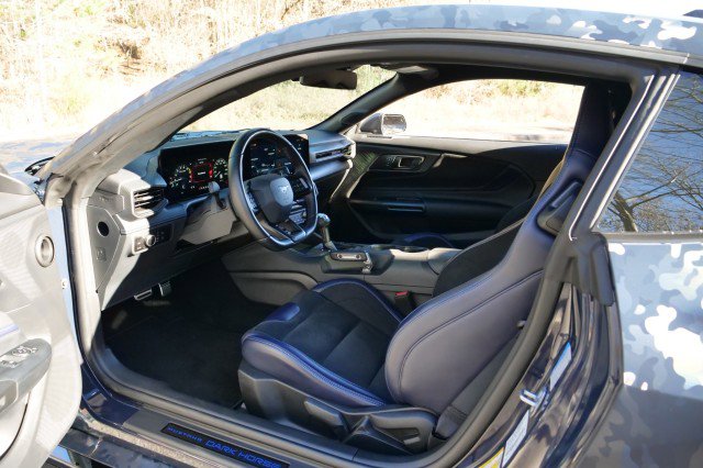 Used 2025 Ford Mustang Dark Horse image 25