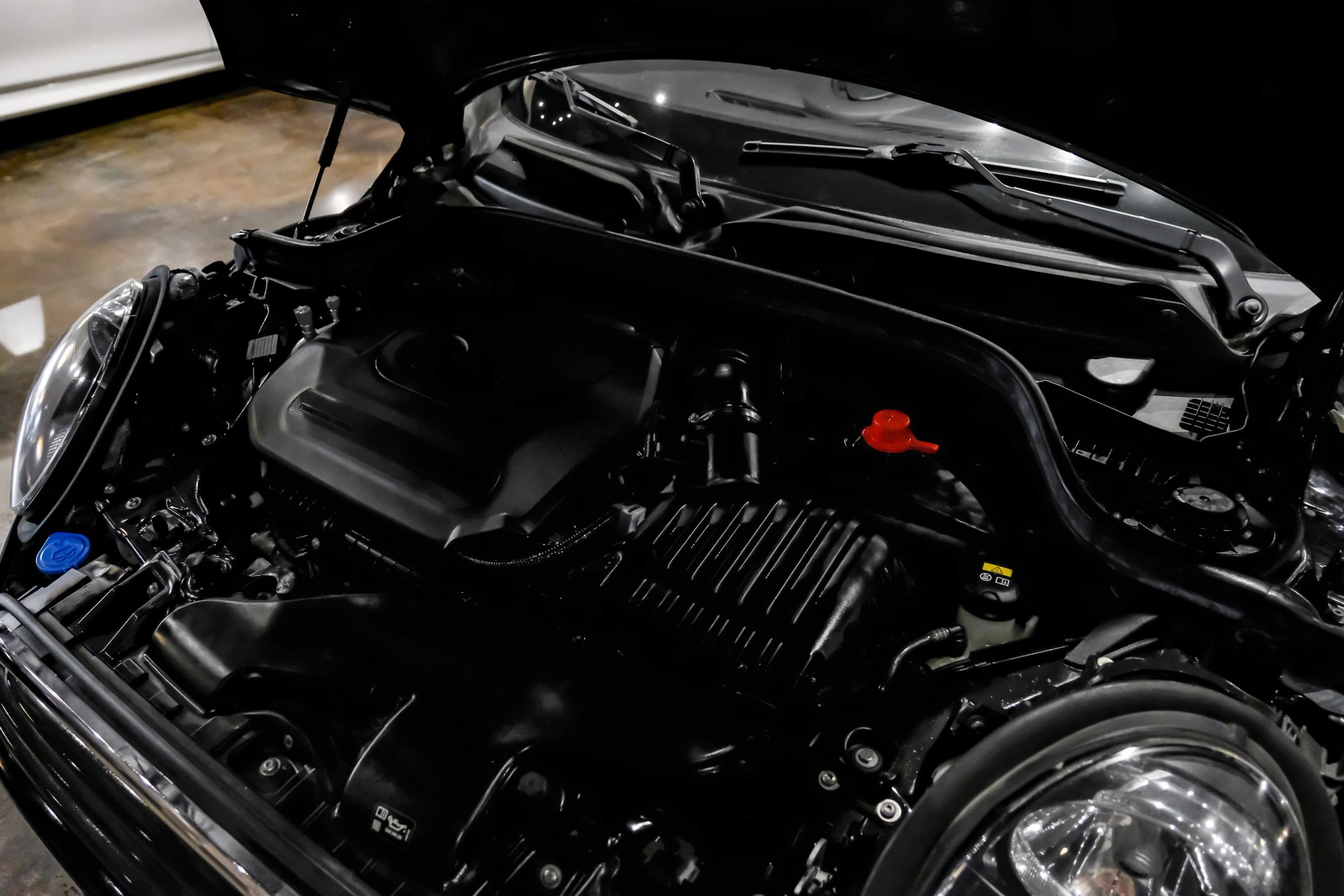 Used 2021 MINI Cooper 2-Door Hardtop FWD image 36