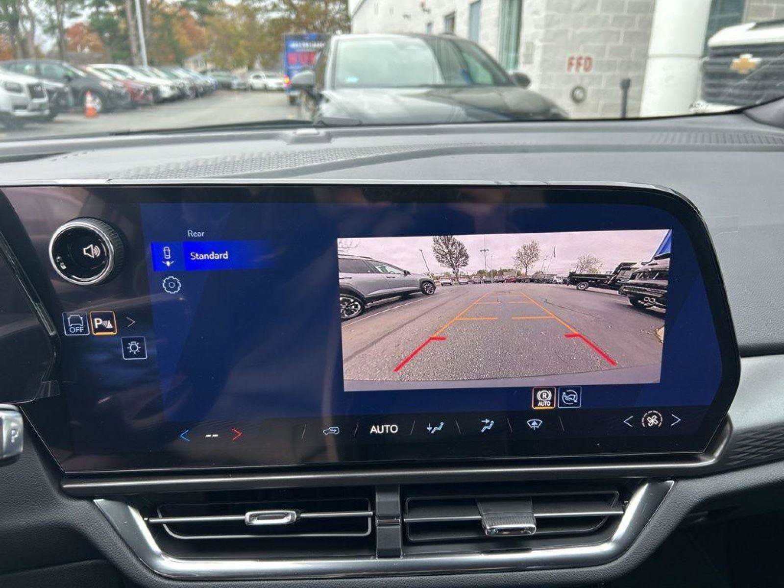 New 2026 Chevrolet Equinox EV LT FWD image 18