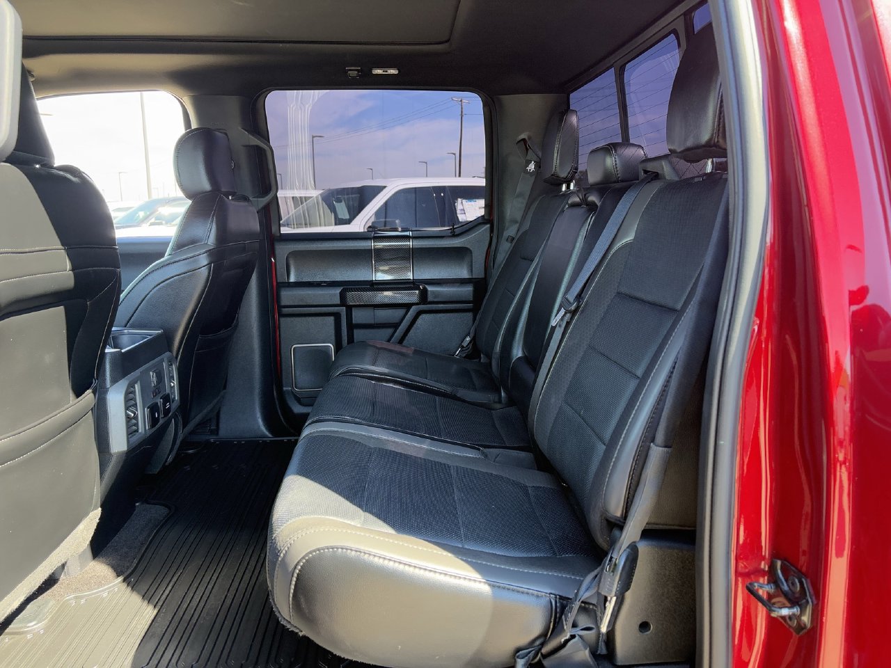Used 2019 Ford F150 Raptor w/ Equipment Group 802A Luxury AWD/4WD image 30