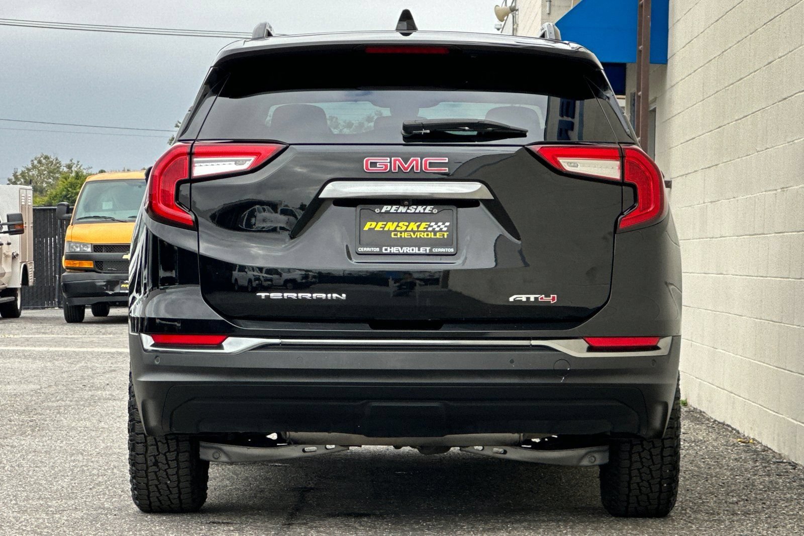 Certified 2022 GMC Terrain AT4 w/ Infotainment Package II AWD/4WD image 5