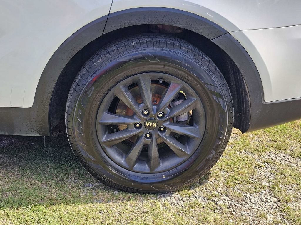 Used 2020 Kia Sorento FWD V6 image 12