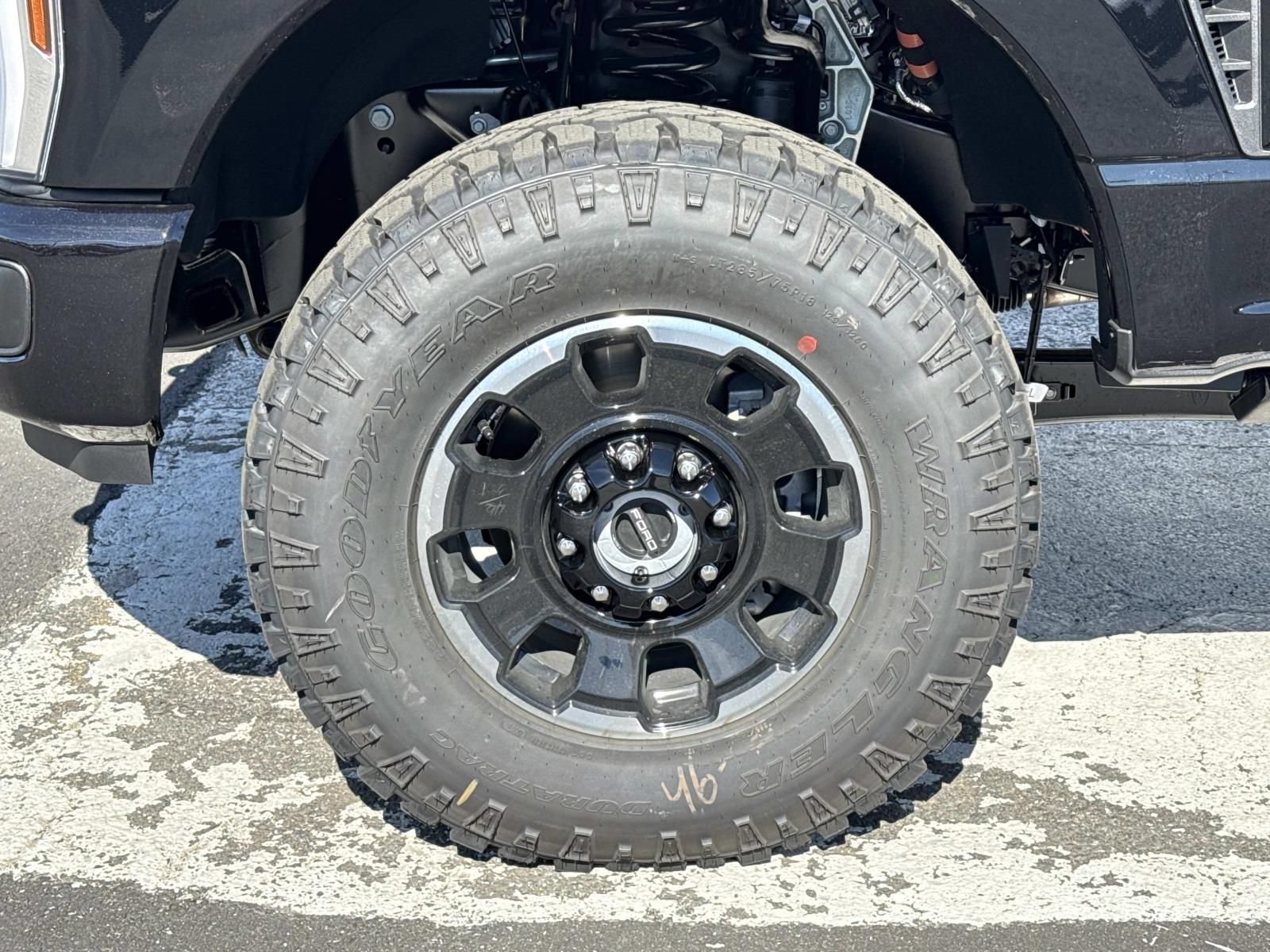 New 2027 Ford F350 Platinum w/ Tremor Off-Road Package AWD/4WD image 9