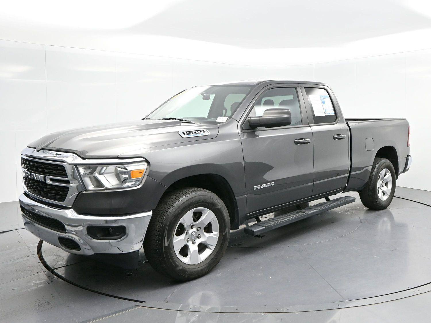Used 2022 RAM 1500 Big Horn AWD/4WD image 3