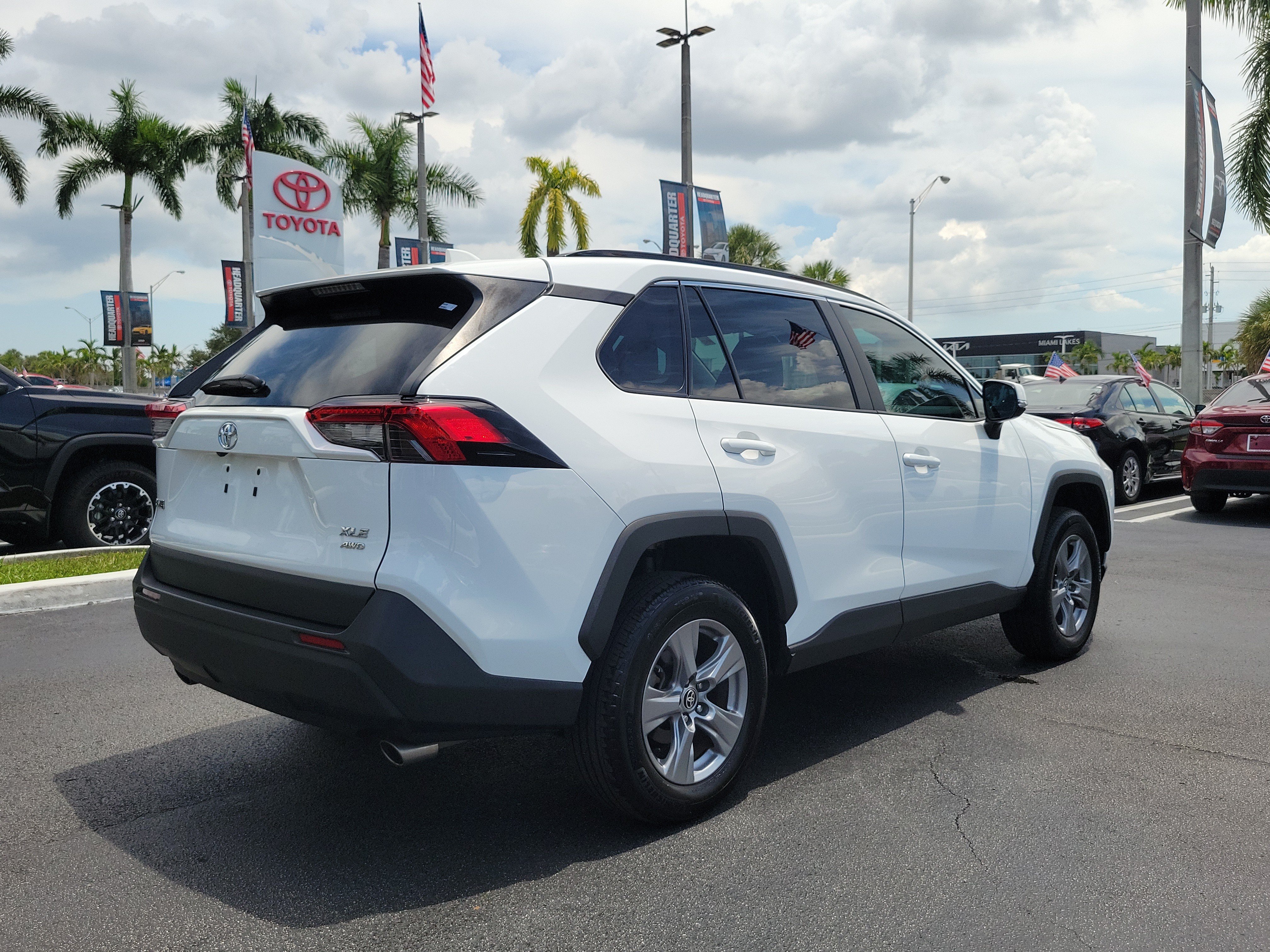 Used 2024 Toyota RAV4 XLE AWD/4WD image 12