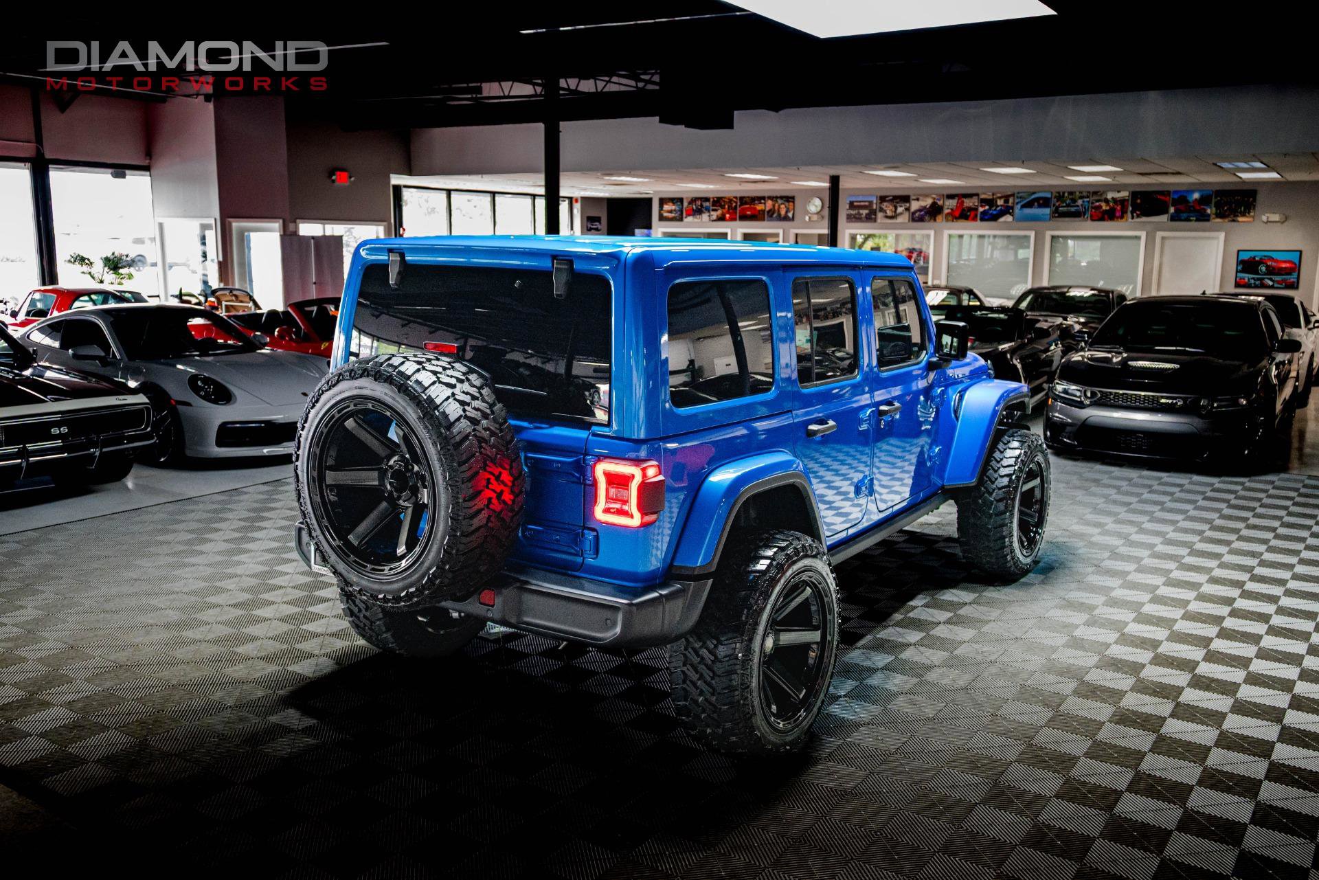 Used 2024 Jeep Wrangler Unlimited Sahara w/ Technology Group image 4