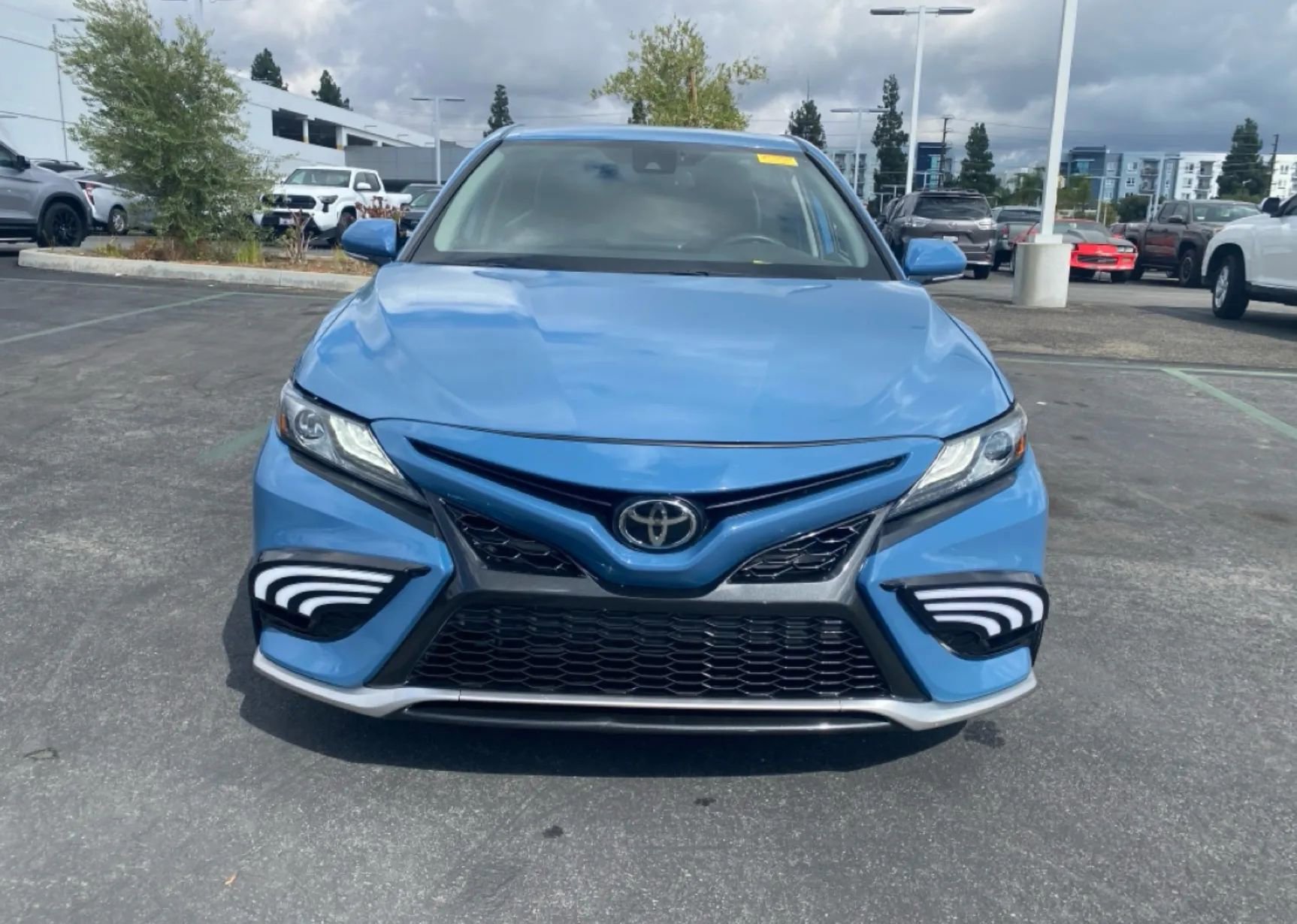 Used 2023 Toyota Camry XSE image 3