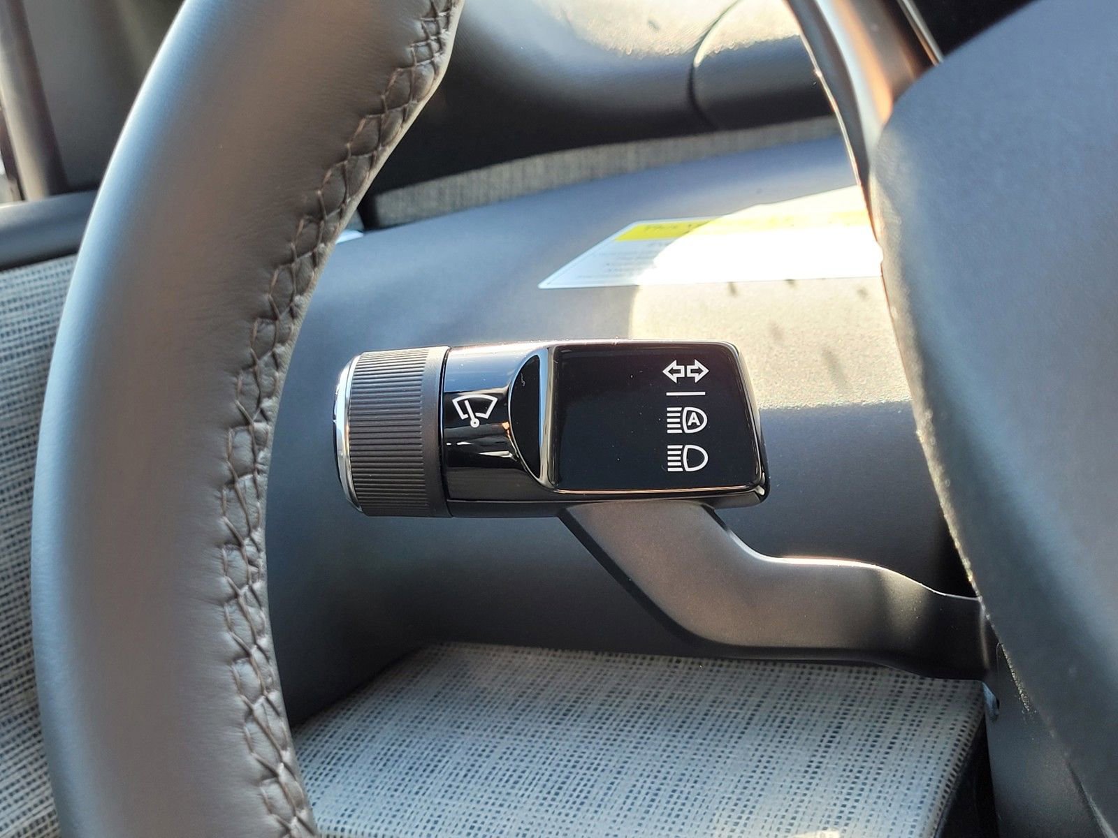 New 2026 Volvo EX30 Plus w/ Protection Package Premier image 16