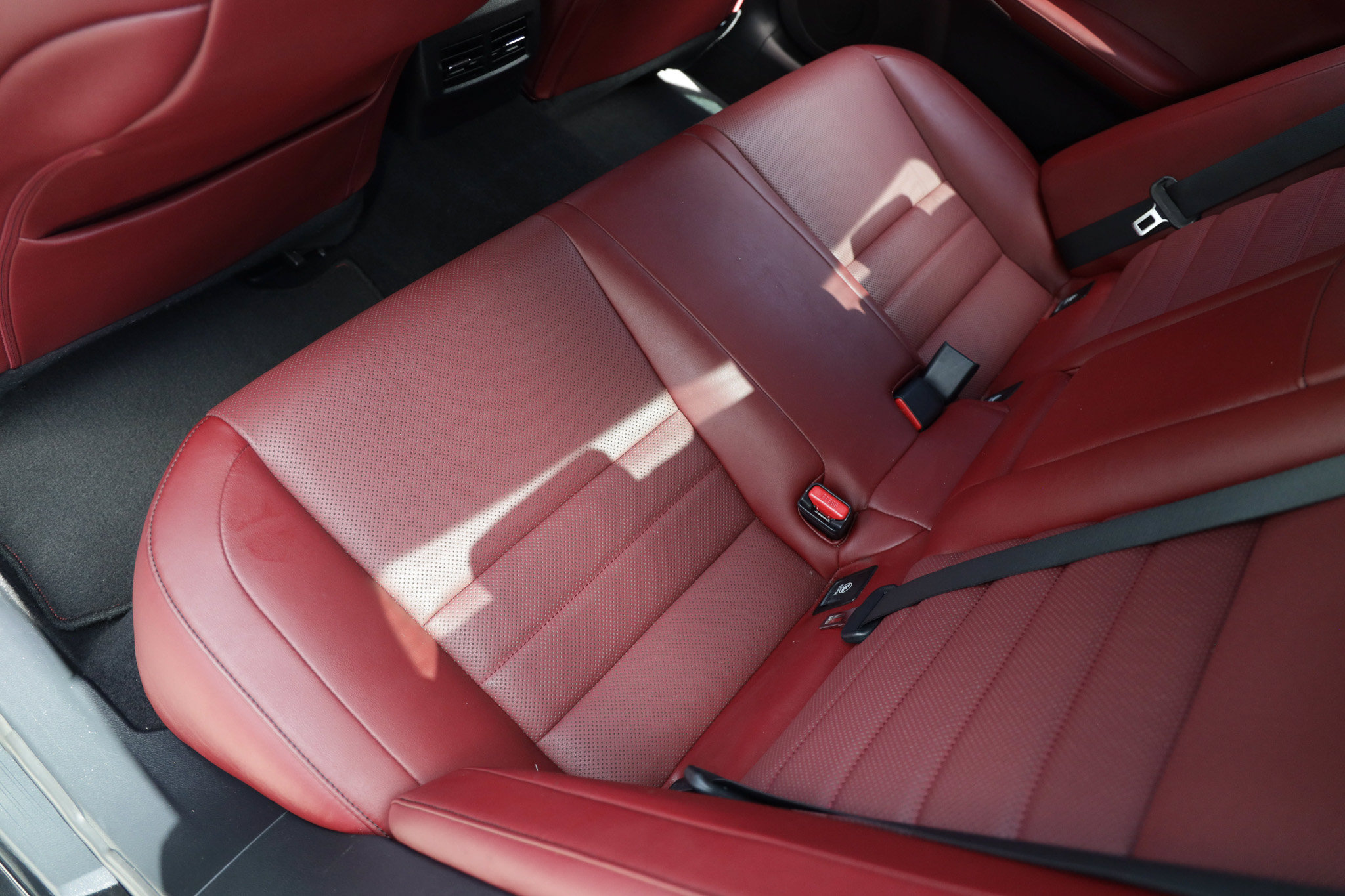 Used 2016 Lexus IS 200t w/ F Sport Package RWD image 14