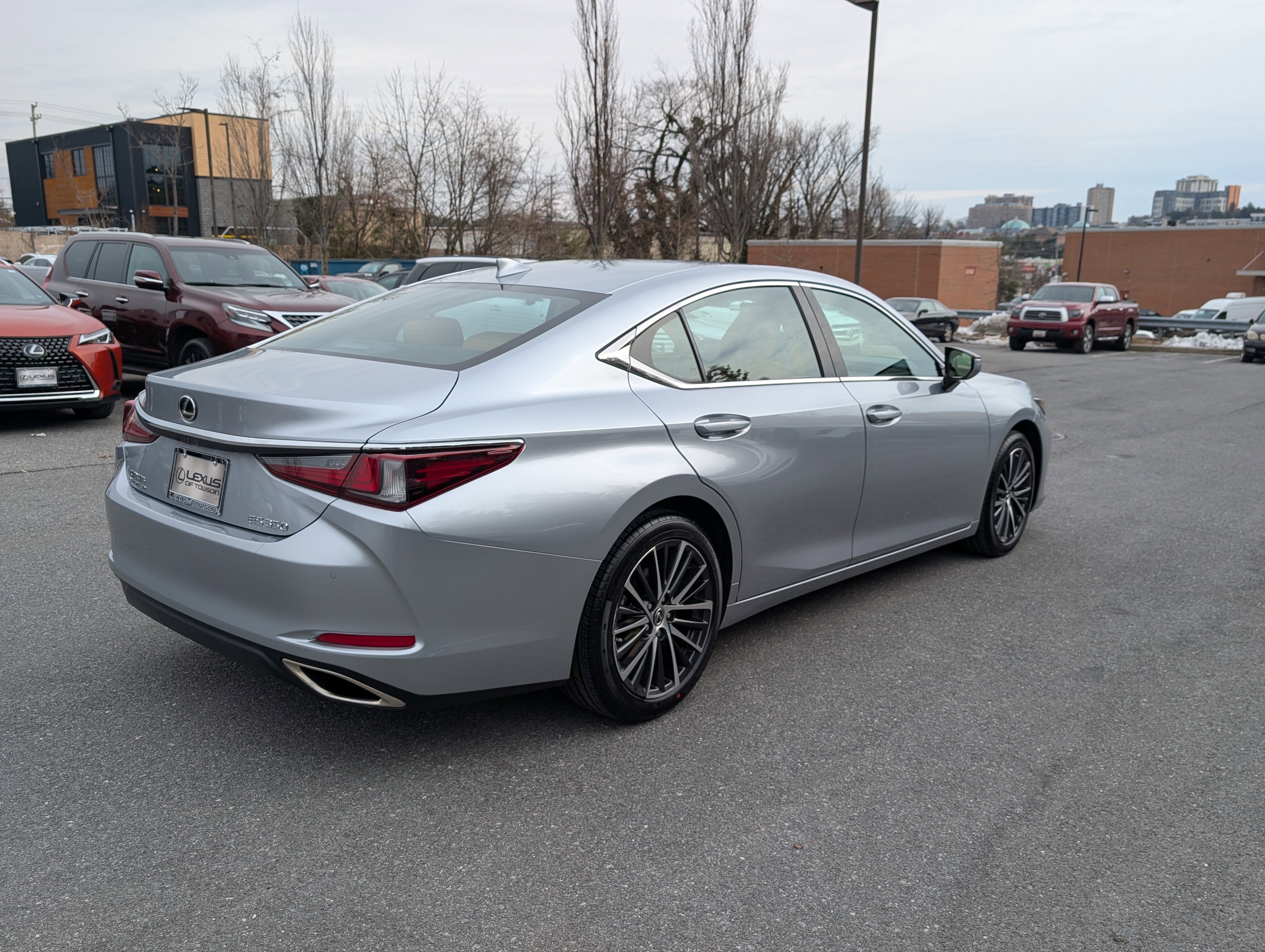 Certified 2024 Lexus ES 350 w/ Premium Package image 3