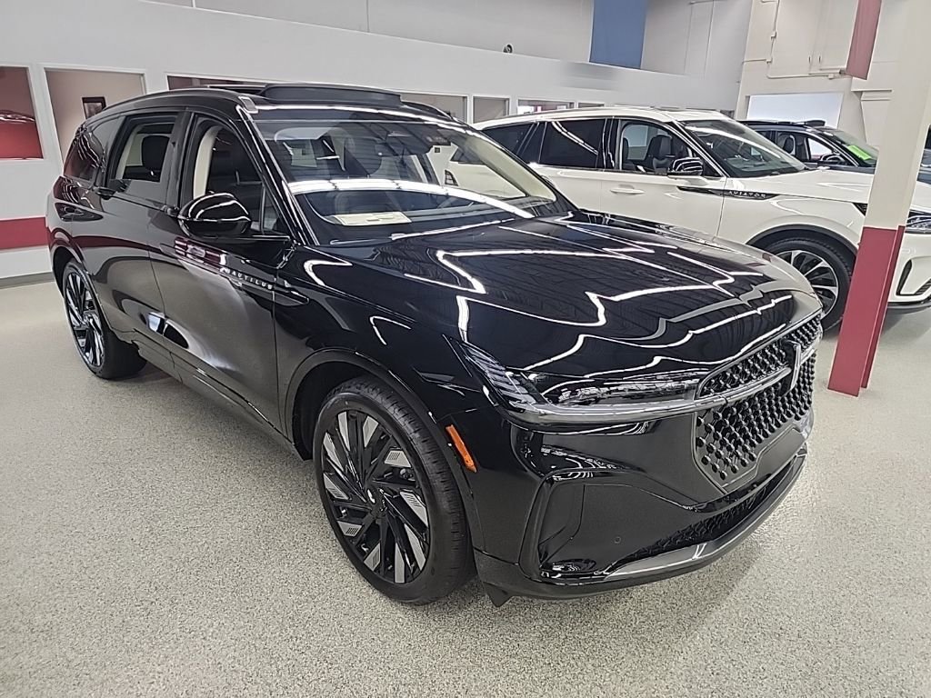 New 2026 Lincoln Nautilus Reserve w/ Jet Appearance Package image 3