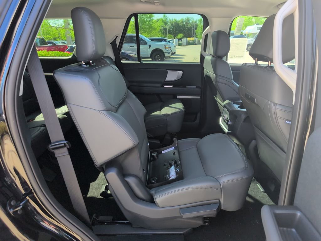 New 2026 Ford Expedition Active image 15