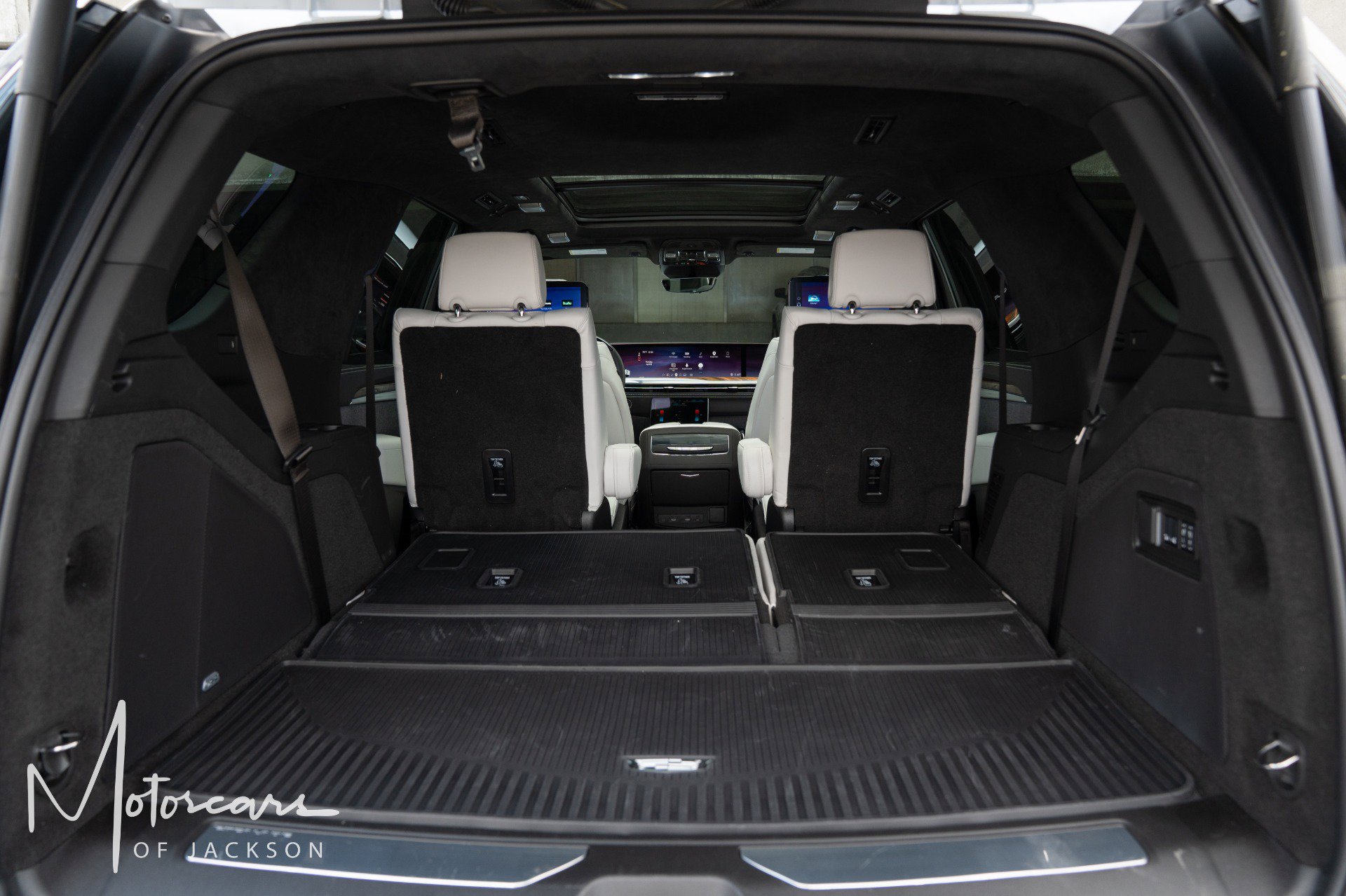 Used 2026 Cadillac Escalade Platinum Sport w/ LPO, ONYX Package AWD/4WD image 20