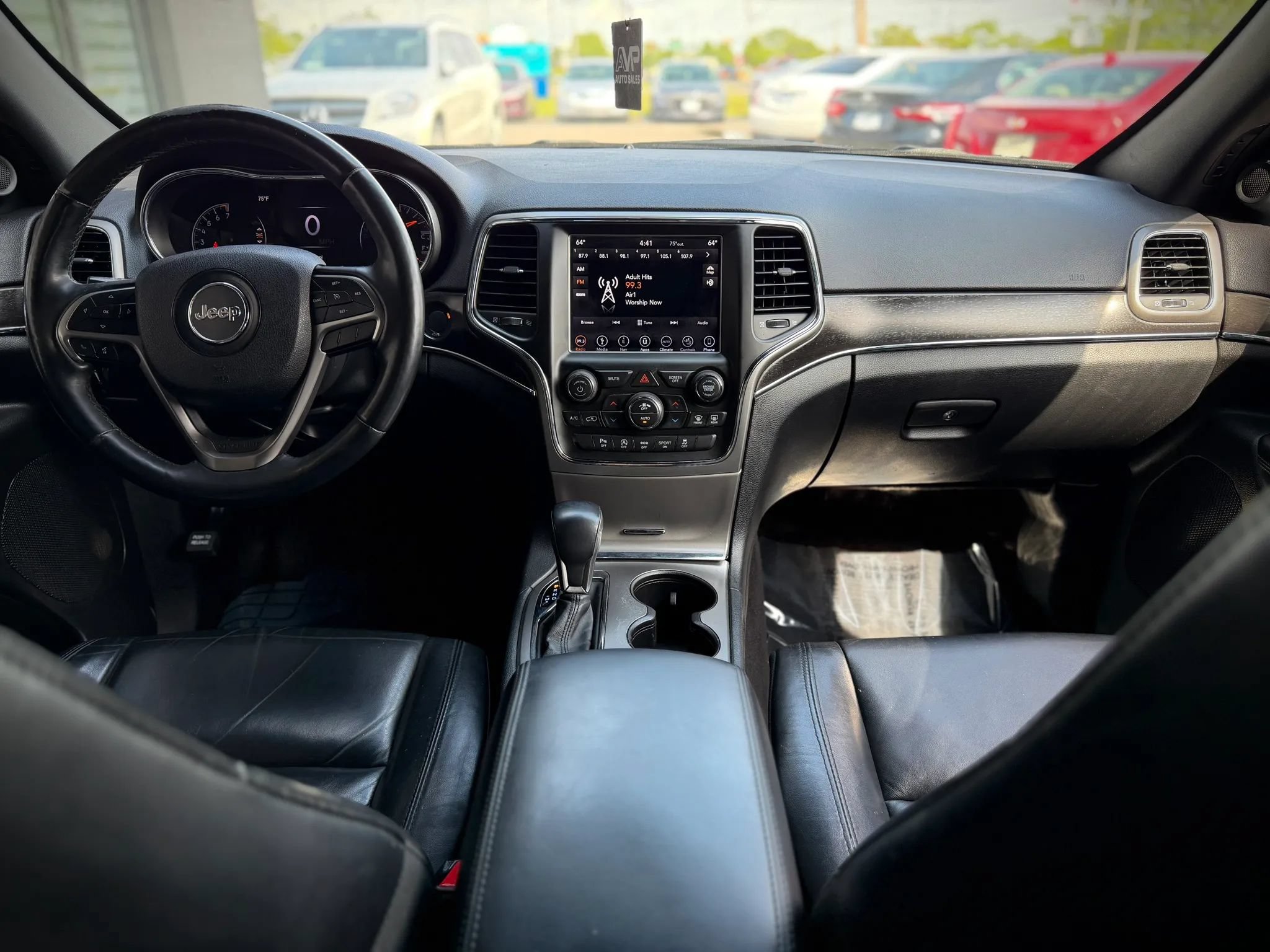 Used 2018 Jeep Grand Cherokee Limited AWD/4WD image 9