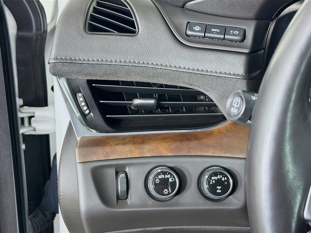 Used 2017 Cadillac Escalade ESV Premium Luxury AWD/4WD image 11