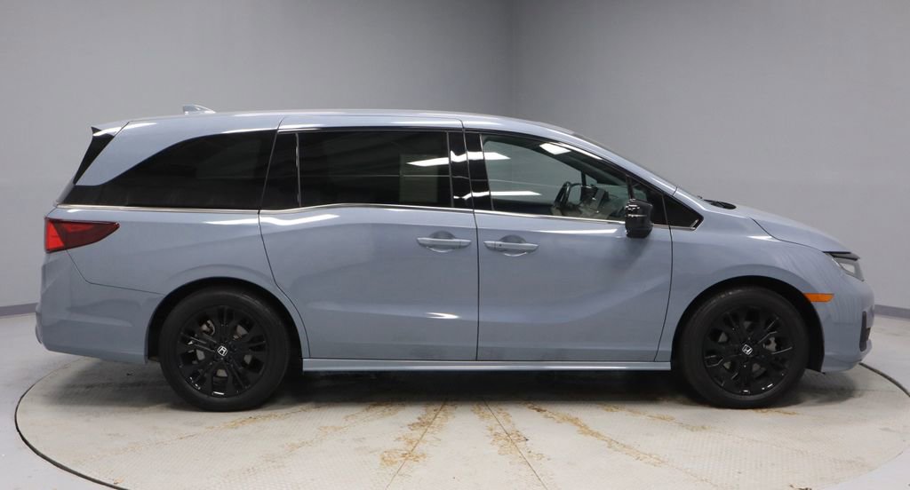 Used 2025 Honda Odyssey Sport-L image 12