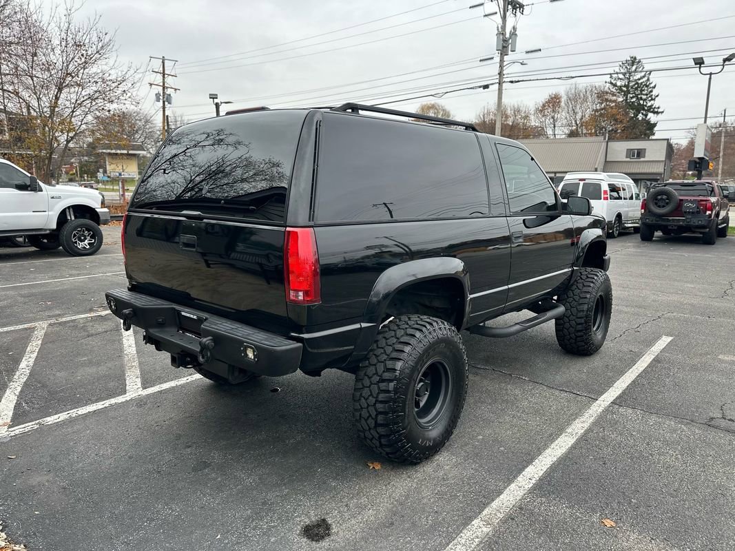 Used 1999 Chevrolet Tahoe 4WD 2-Door w/ Preferred Equipment Group image 3