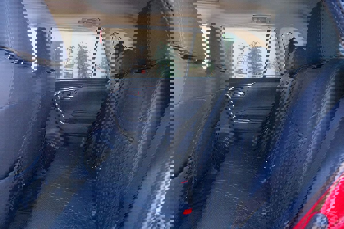 Used 2022 Toyota RAV4 XLE image 32