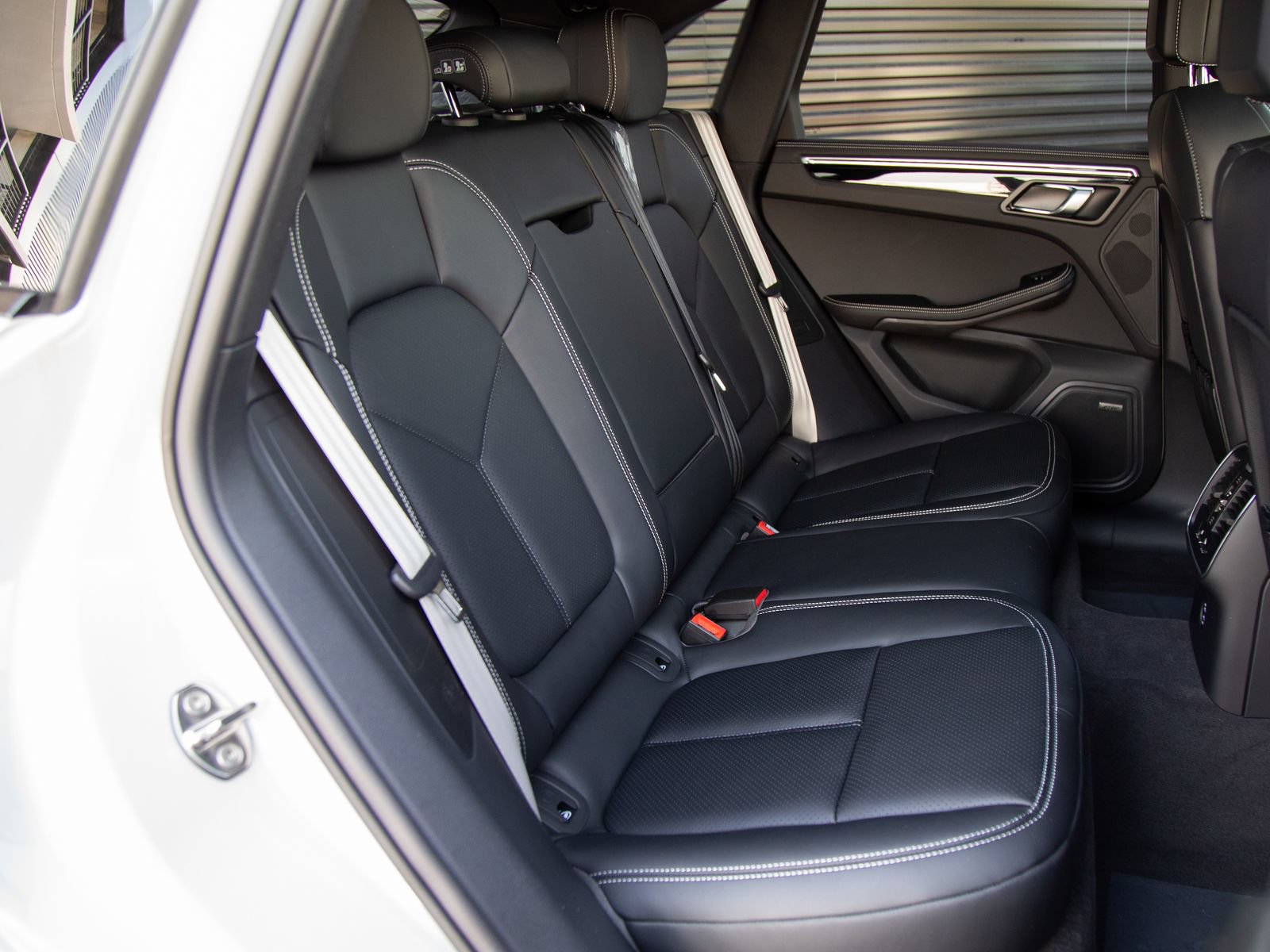 New 2026 Porsche Macan AWD/4WD image 26