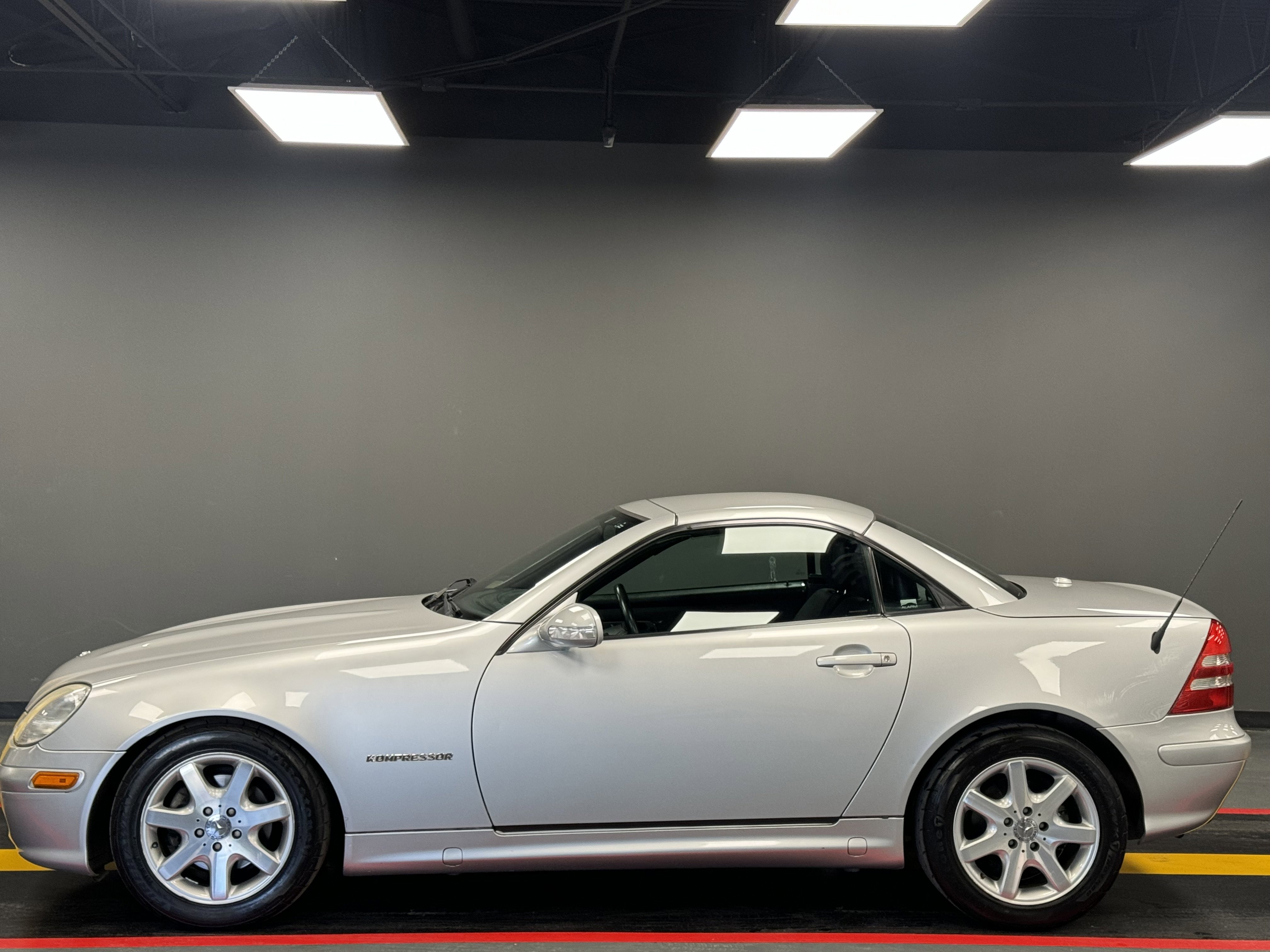 Used 2002 Mercedes-Benz SLK 230 image 3