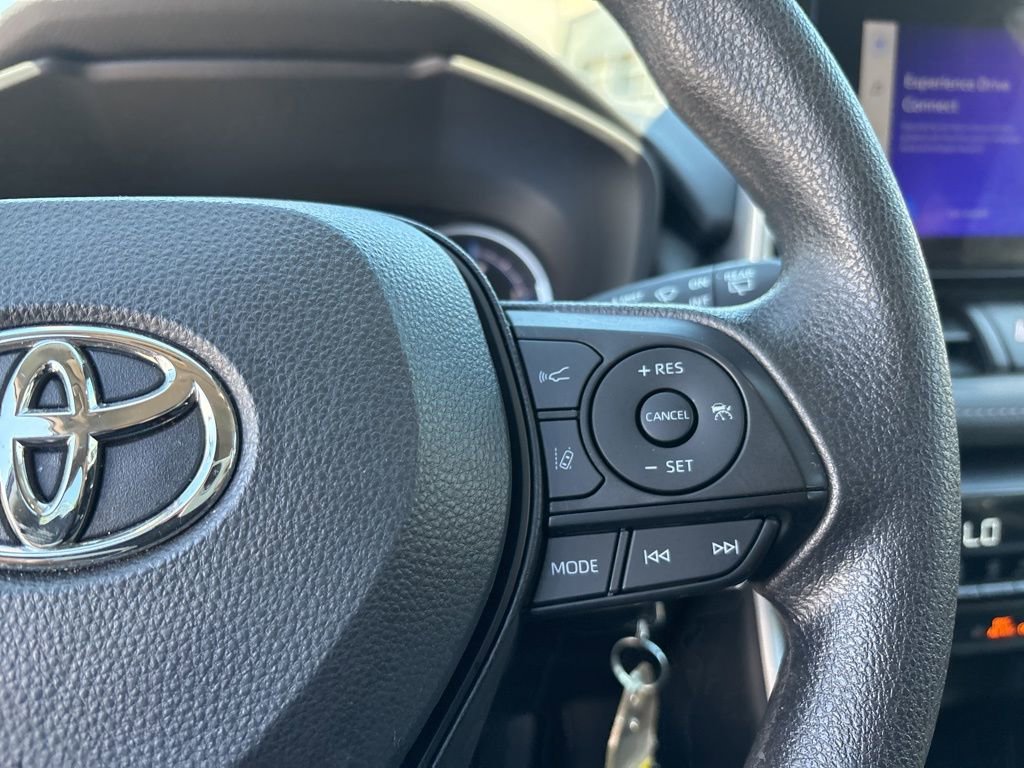 Used 2025 Toyota RAV4 LE AWD/4WD image 22