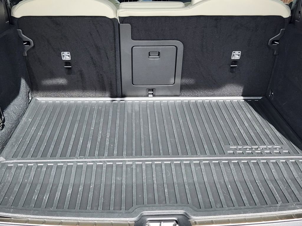 Used 2025 Volvo XC60 T8 Plus w/ Protection Package Premier image 20