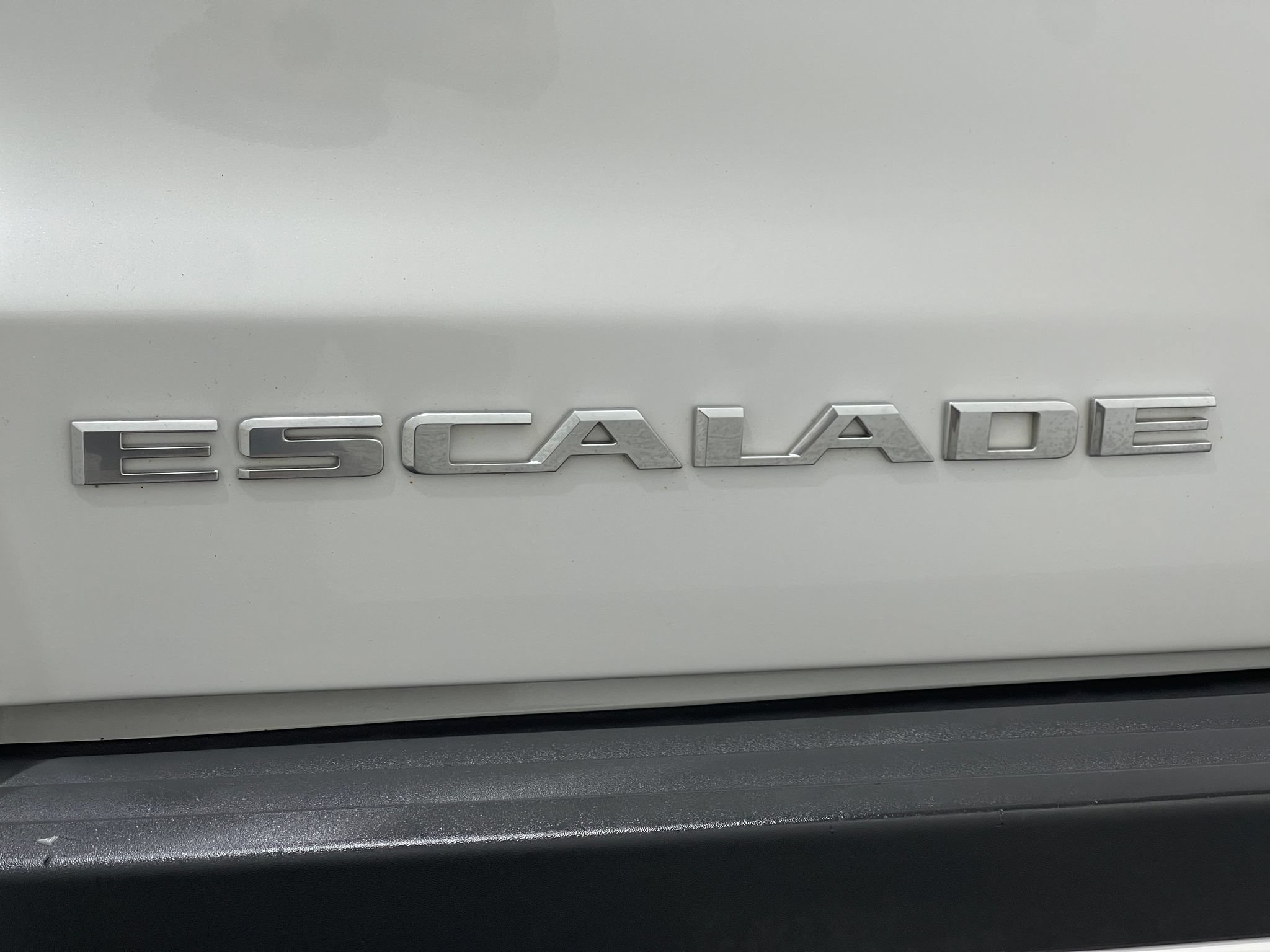 Used 2018 Cadillac Escalade ESV Luxury AWD/4WD image 41
