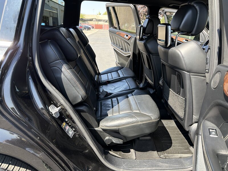 Used 2015 Mercedes-Benz GL 63 AMG 4MATIC image 29