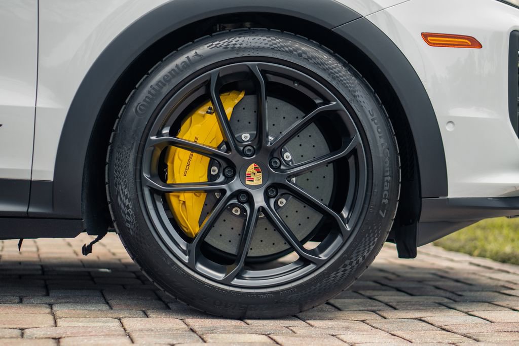 Used 2024 Porsche Cayenne Turbo GT image 14