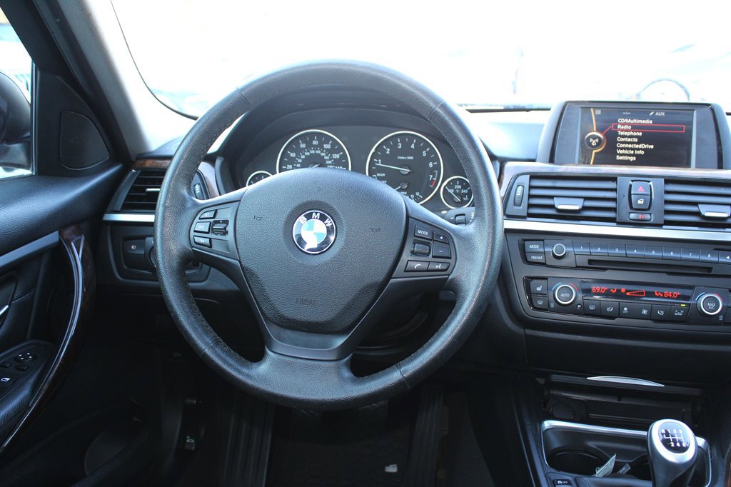 Used 2013 BMW 335i xDrive Sedan AWD/4WD image 13
