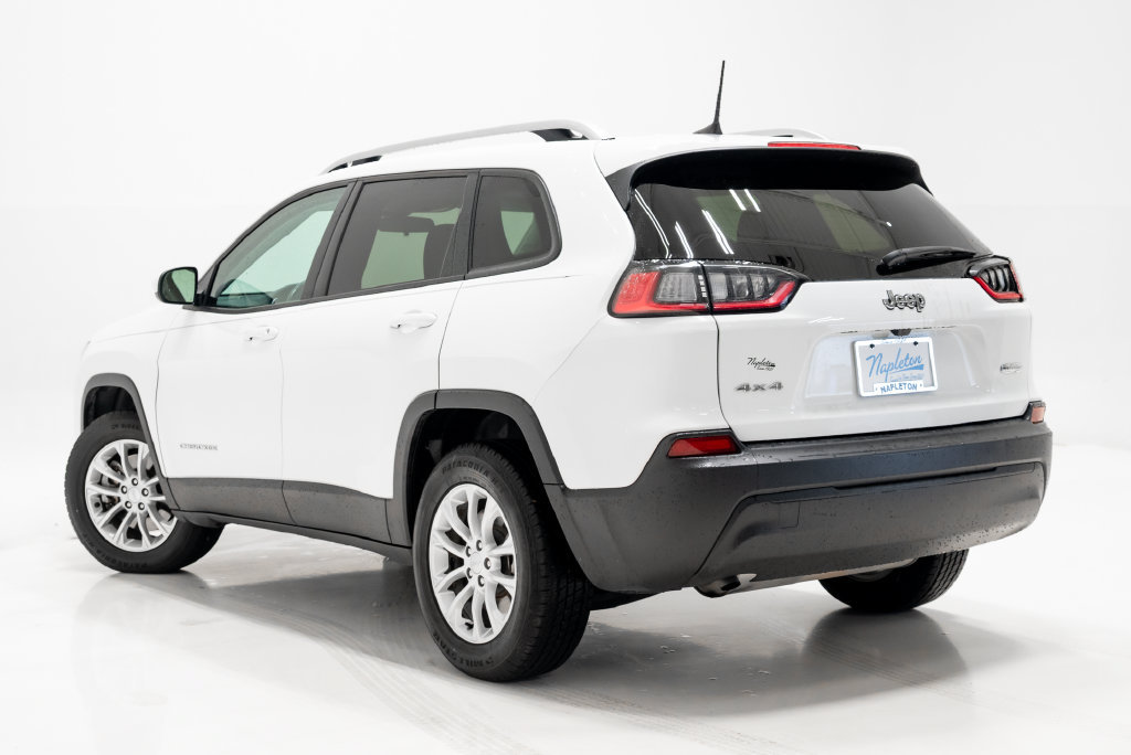 Used 2020 Jeep Cherokee Latitude w/ Cold Weather Group AWD/4WD image 3