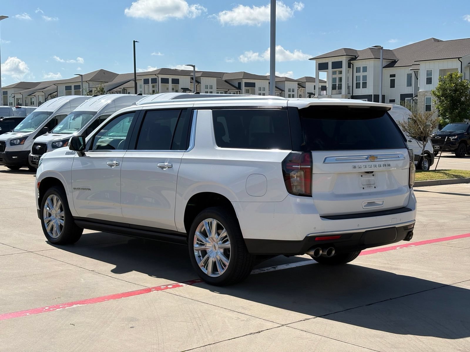 Used 2023 Chevrolet Suburban High Country AWD/4WD image 5