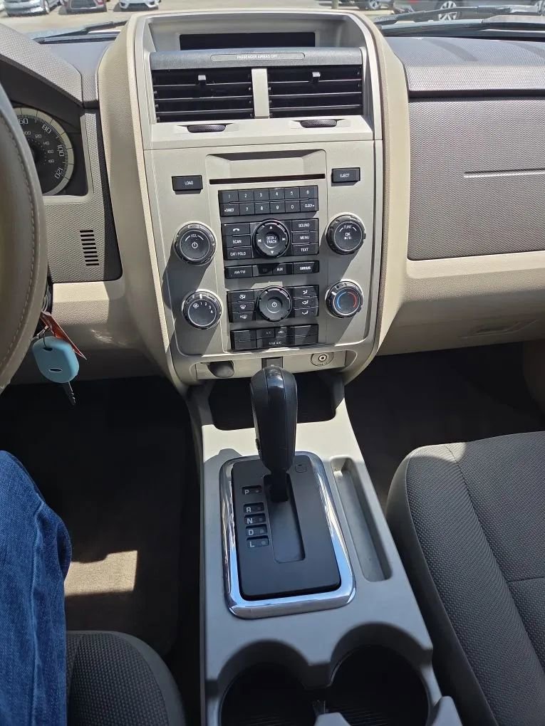 Used 2010 Ford Escape XLT FWD image 12