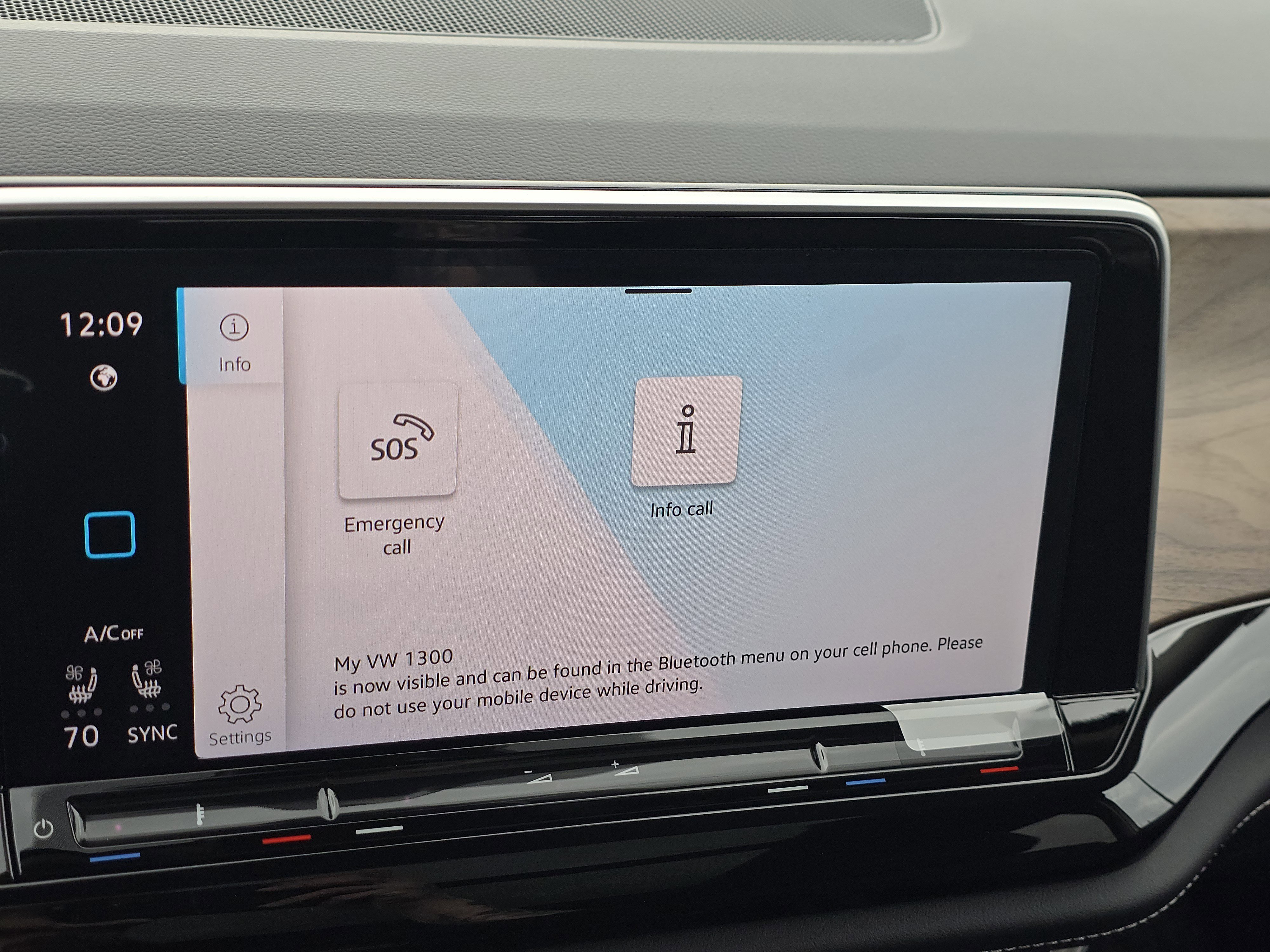 New 2026 Volkswagen Atlas SE image 11