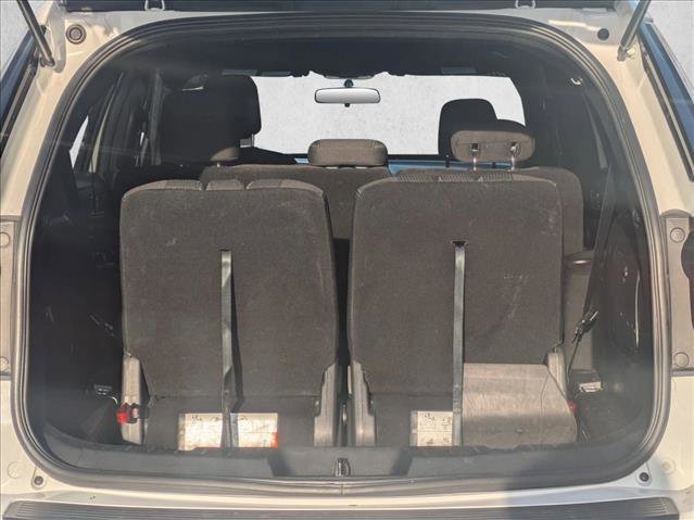 Used 2018 Ford Explorer XLT image 4