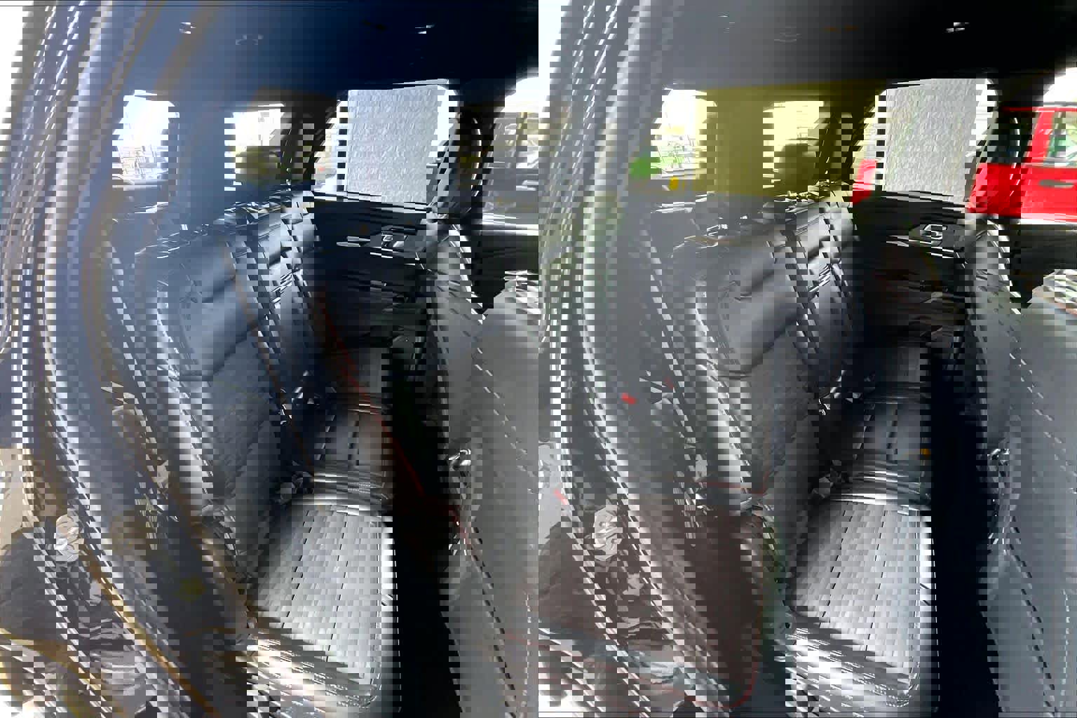 Certified 2025 Ford Explorer ST-Line w/ ST-Line Street Pack image 19