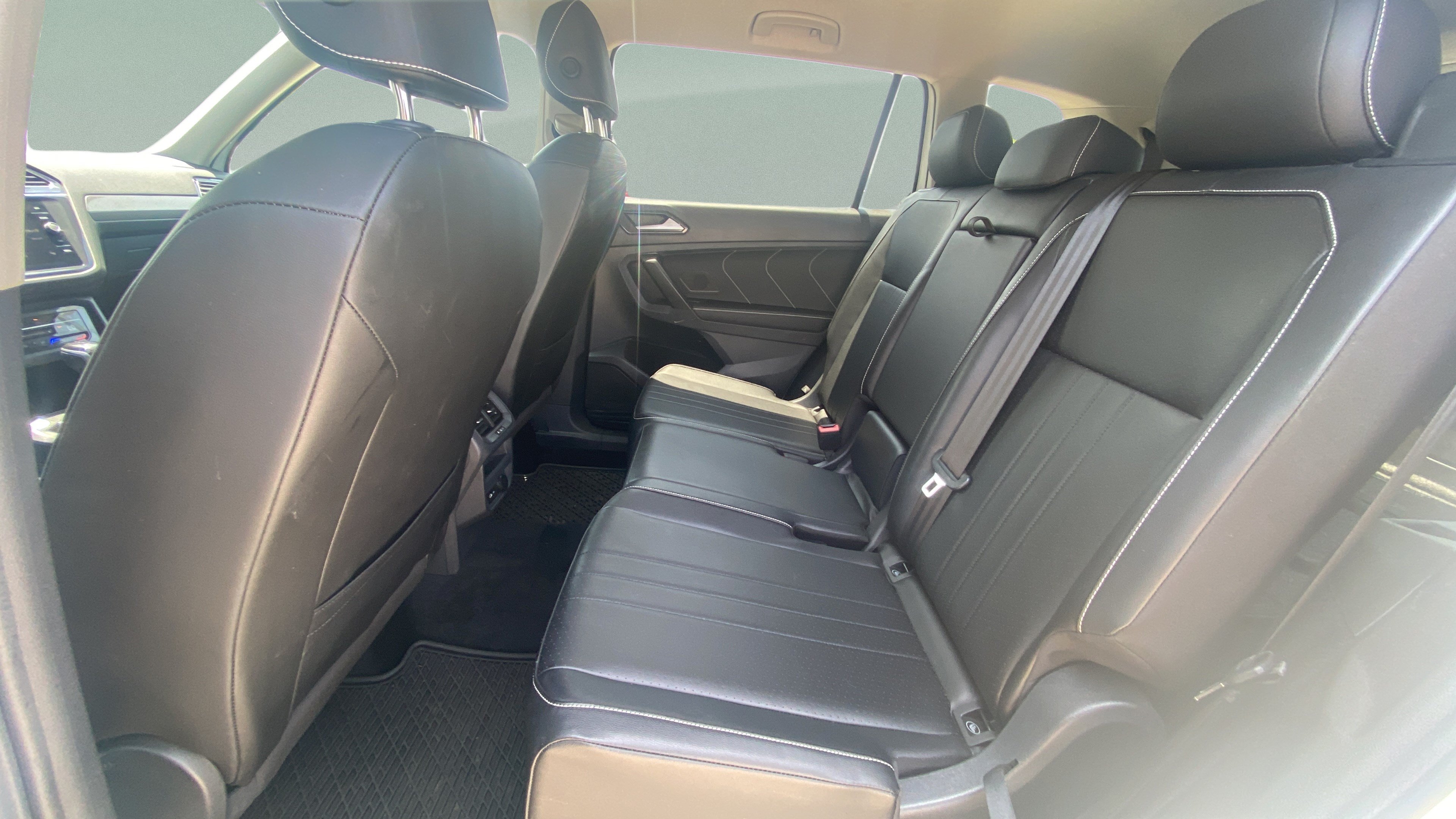 Used 2022 Volkswagen Tiguan SE FWD image 17