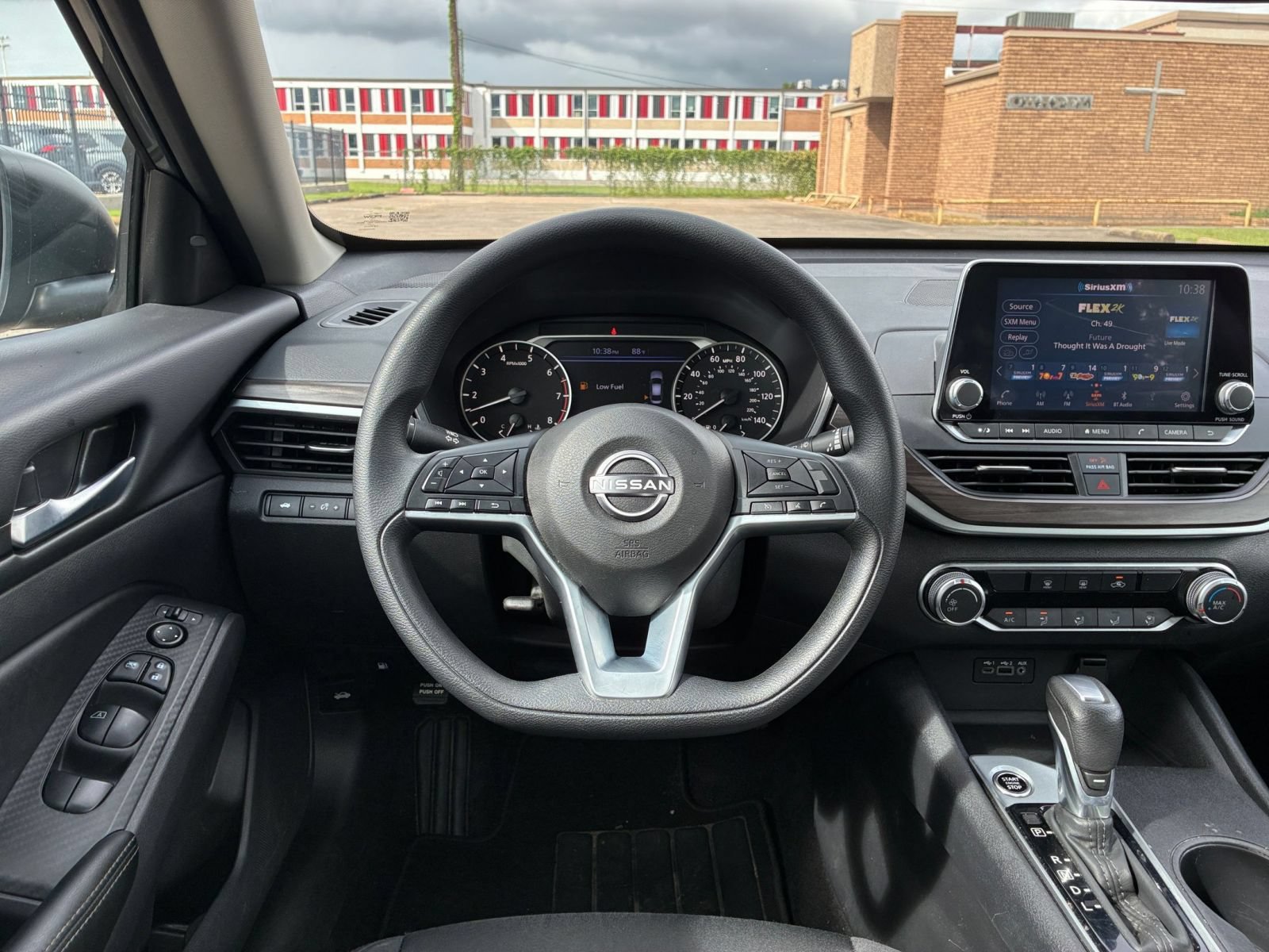 Used 2025 Nissan Altima 2.5 SV FWD image 33