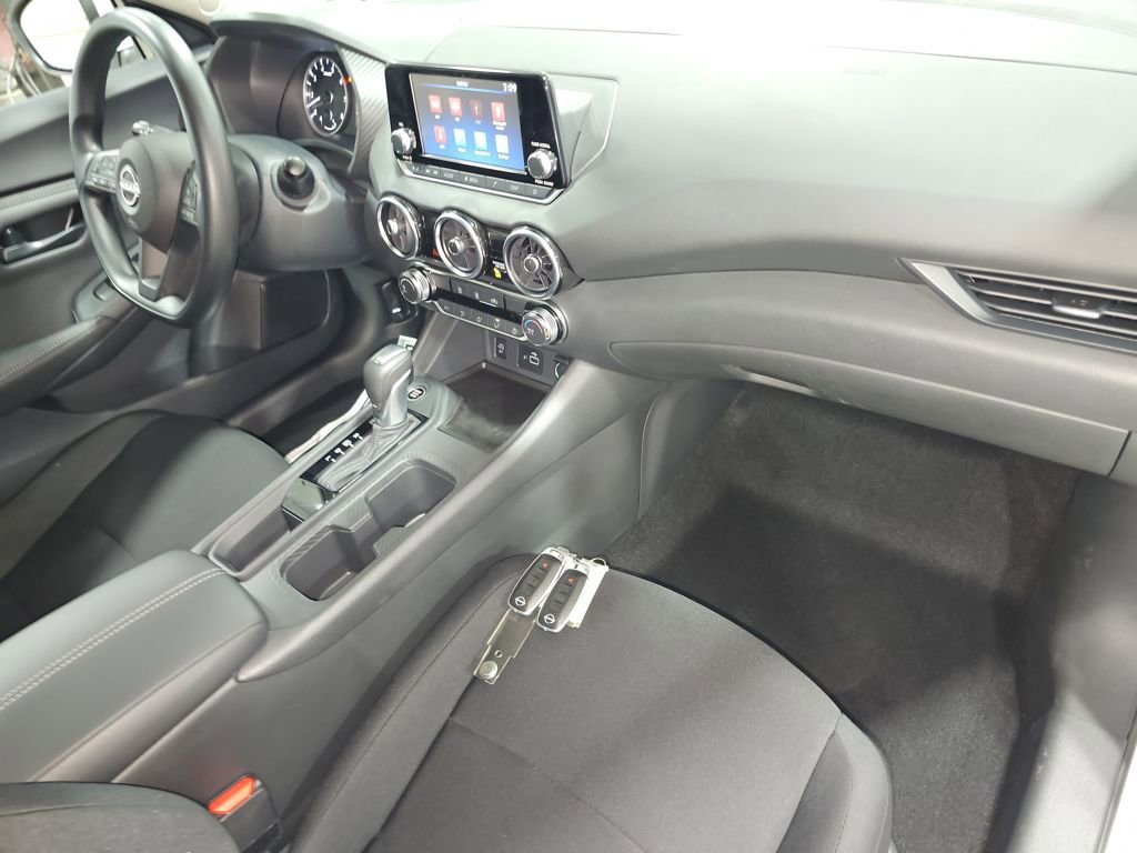 Used 2025 Nissan Sentra S image 15