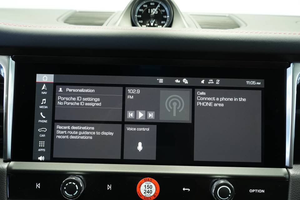 Certified 2026 Porsche Macan Turbo AWD/4WD image 17