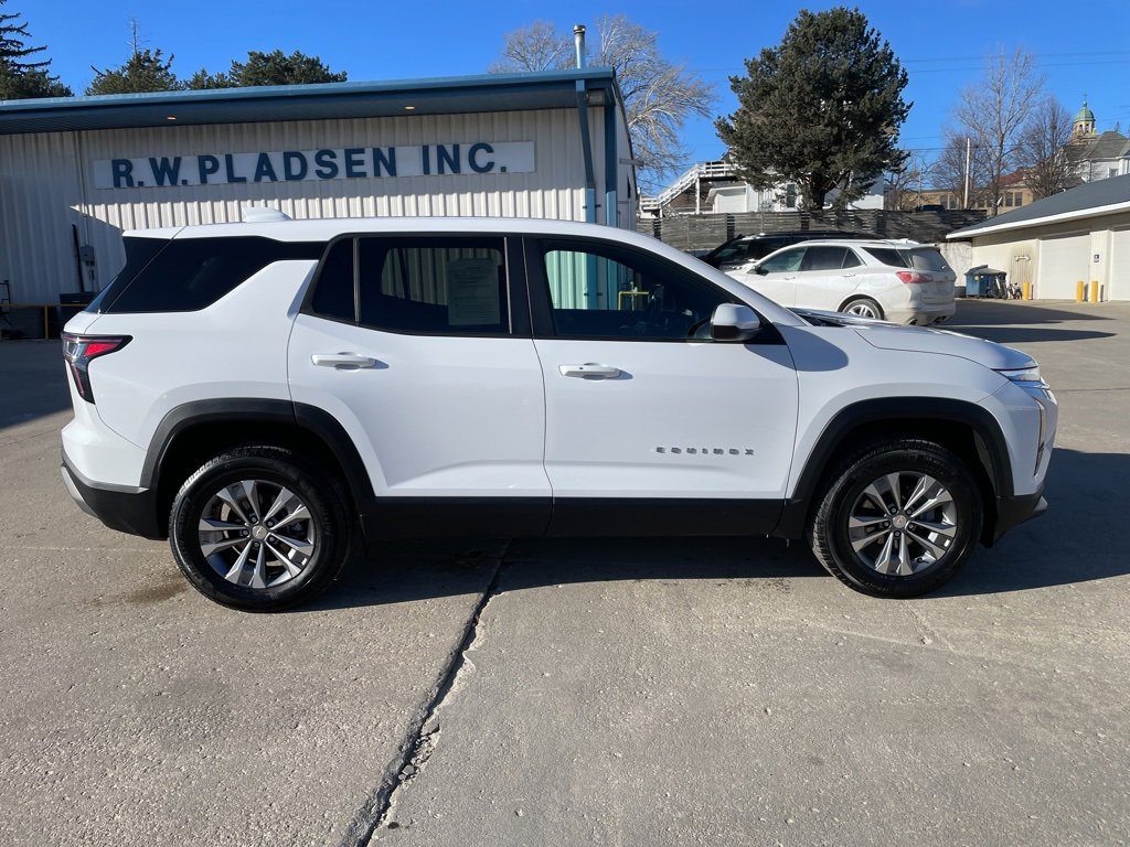 Used 2025 Chevrolet Equinox LT image 17