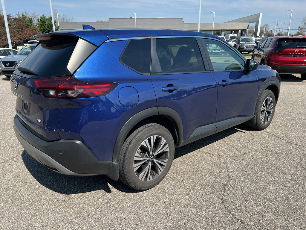 Used 2023 Nissan Rogue SV image 7