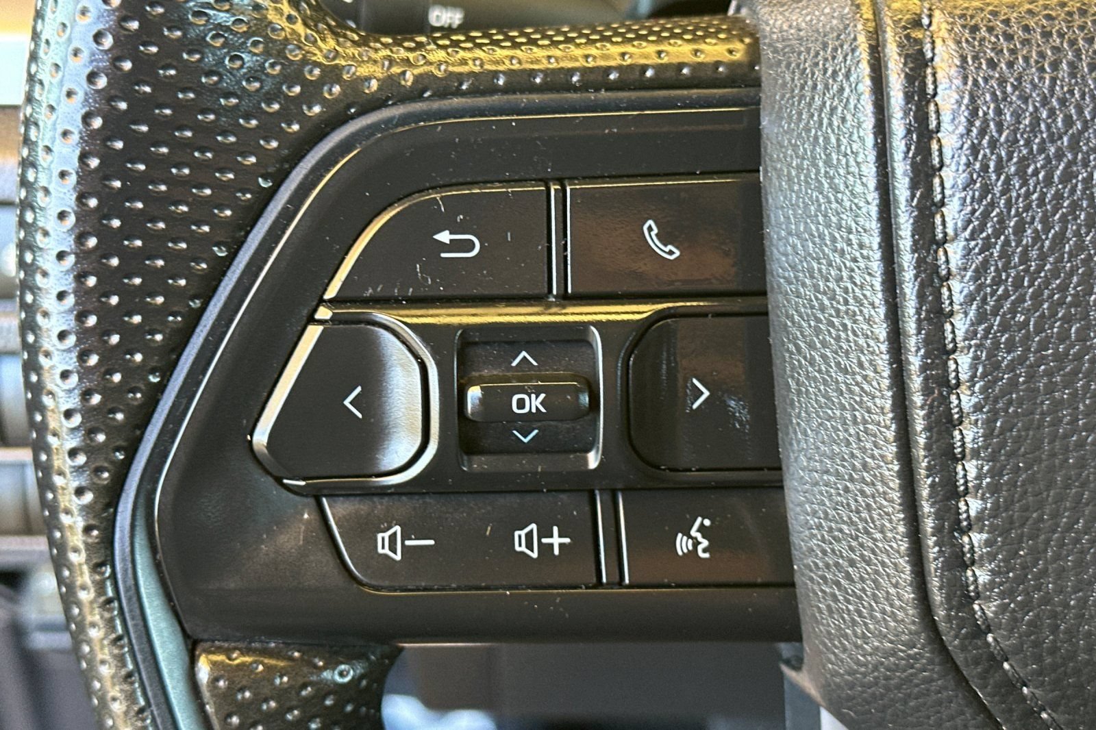 Used 2024 Toyota Tacoma SR5 AWD/4WD image 27