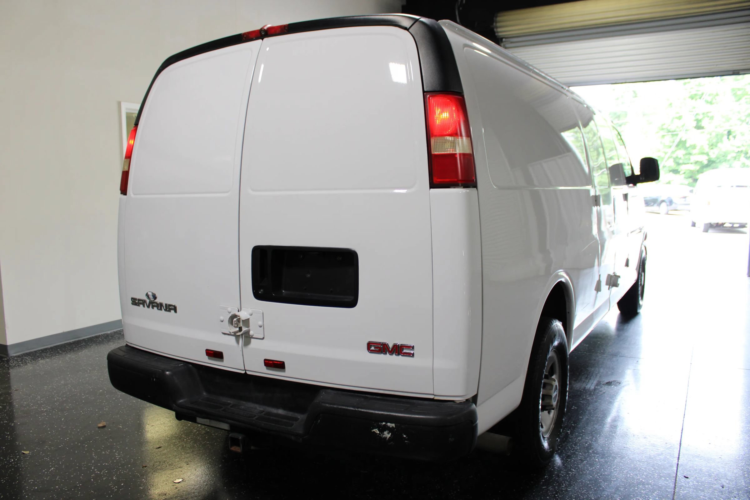 Used 2008 GMC Savana 2500 Extended RWD image 4