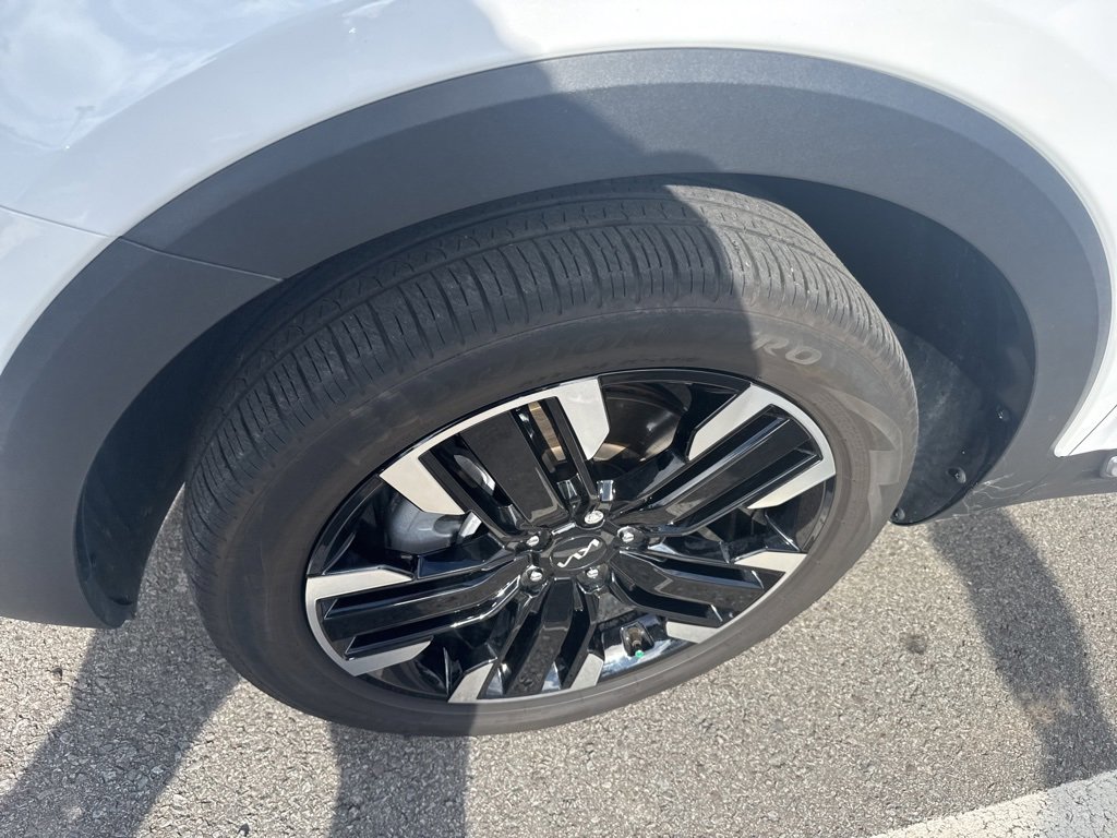 Used 2024 Kia Telluride SX image 2