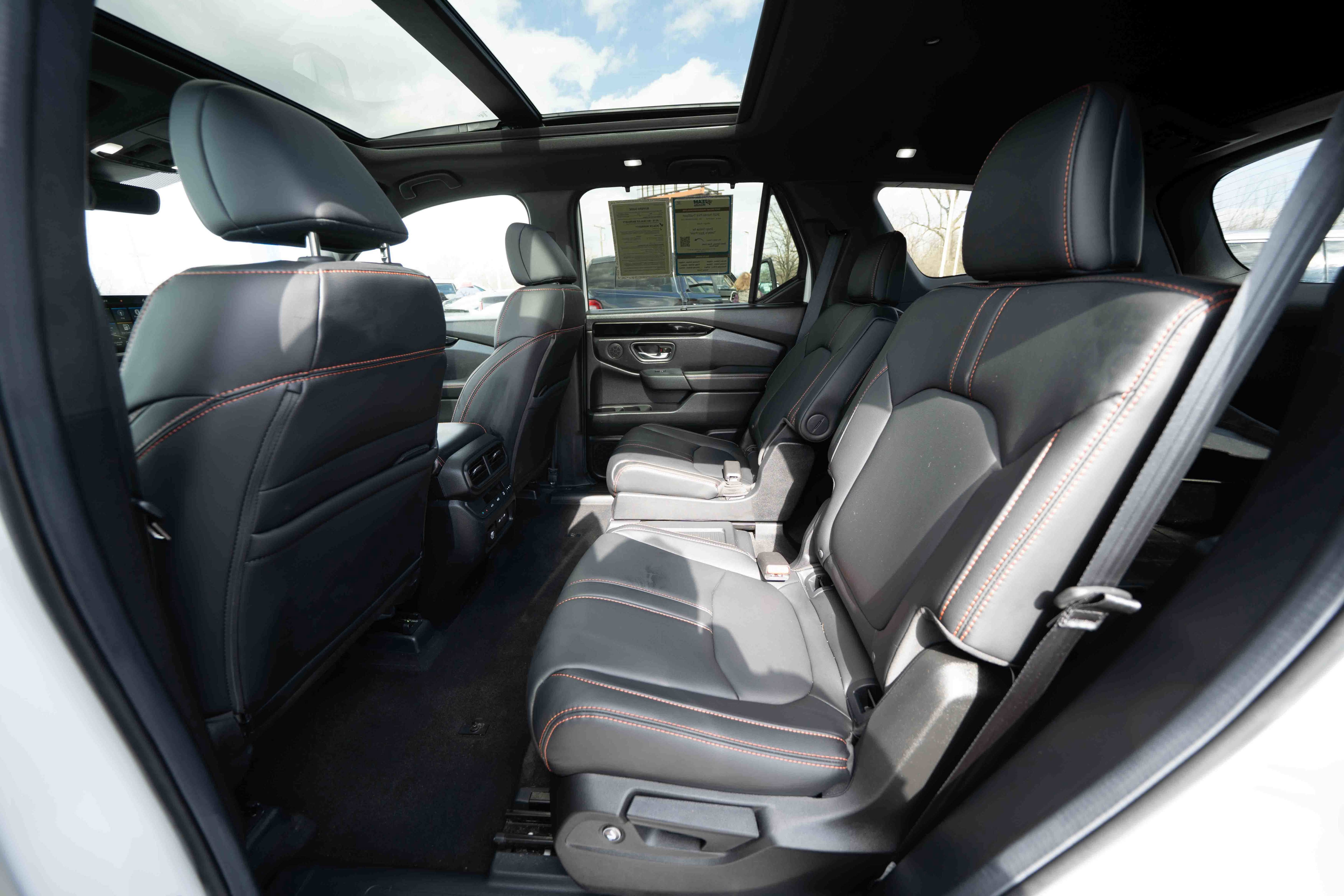 Certified 2025 Honda Pilot TrailSport image 23